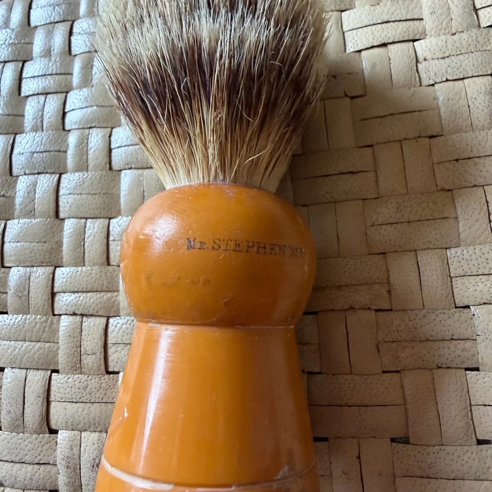 Antique Simpson badger shaving – butter butterscotch, bakelite handle